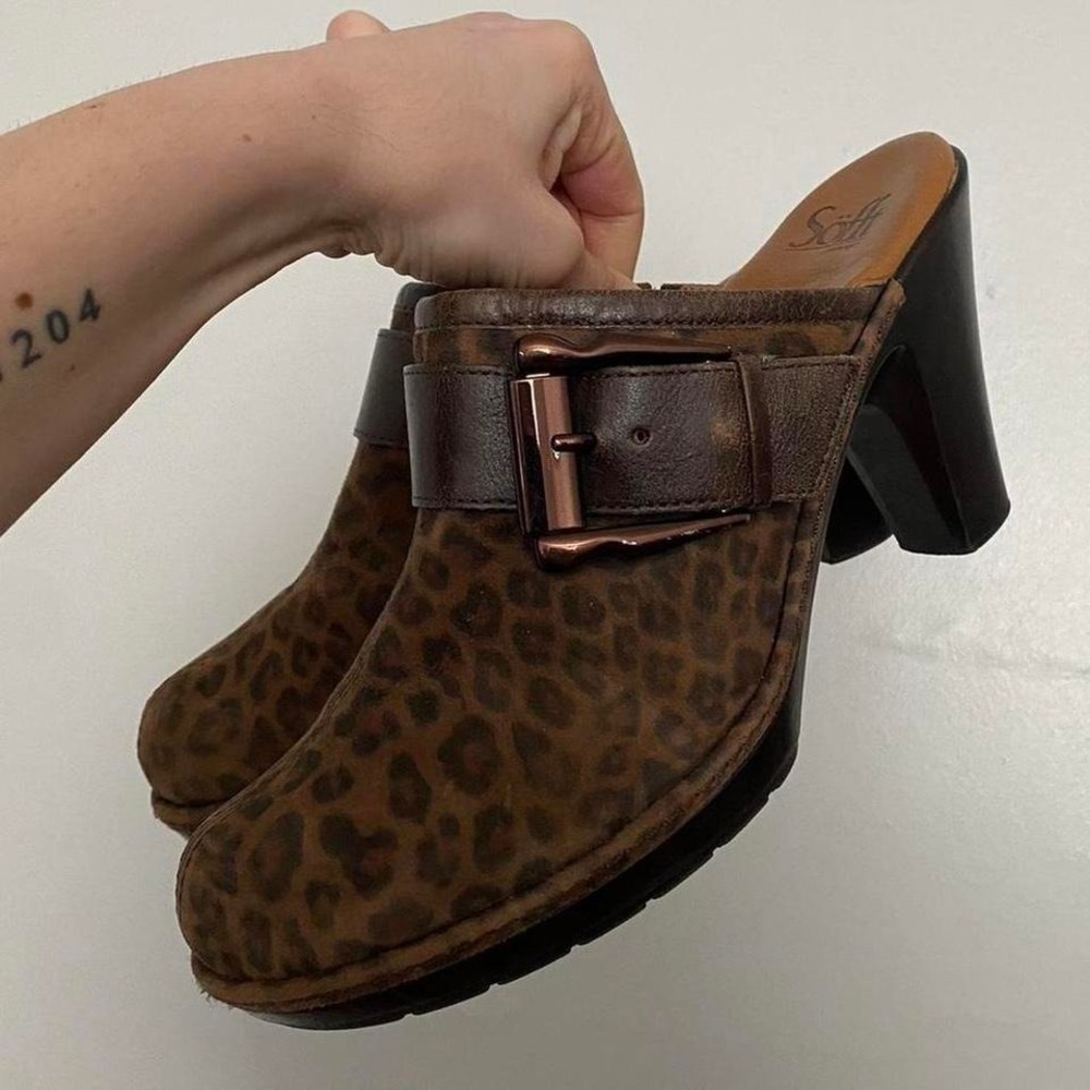 Leopard Print heeled mules